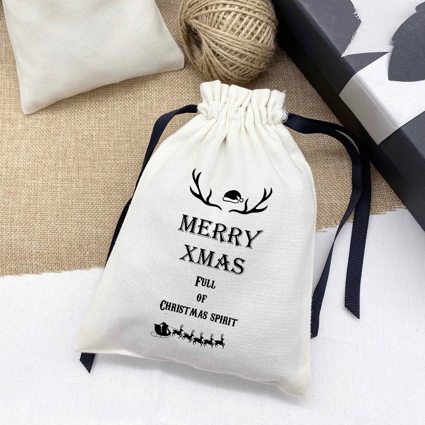 Set of 6 Christmas (6x8inches) goodie bags for your Christmas party, Christmas bags, Gift bags