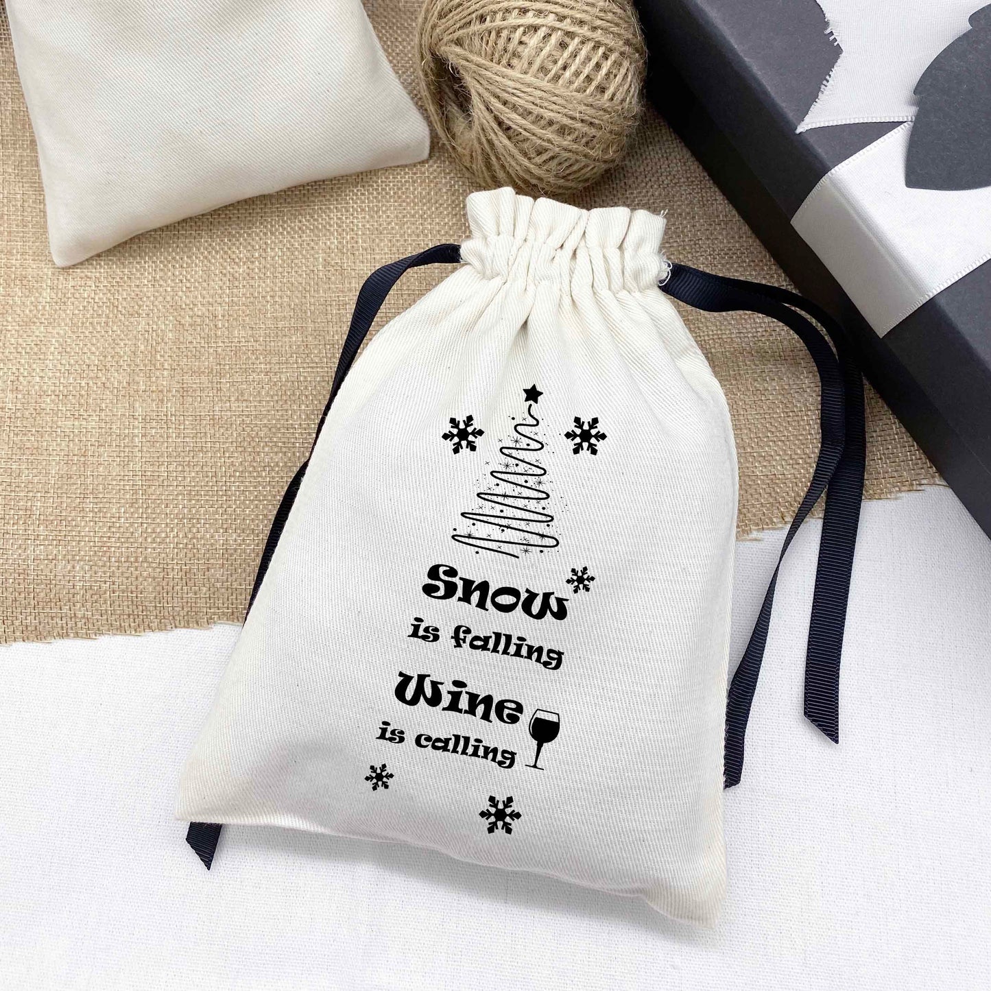 Set of 6 Christmas (6x8inches) goodie bags for your Christmas party, Christmas bags, Gift bags