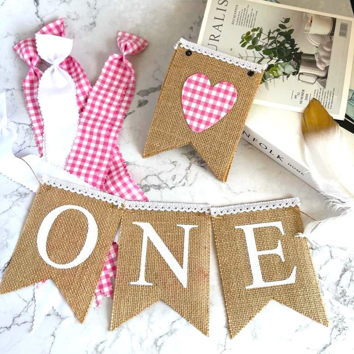 VINTAGE BURLAP BANNER "ONE" WITH HEARTS PINK